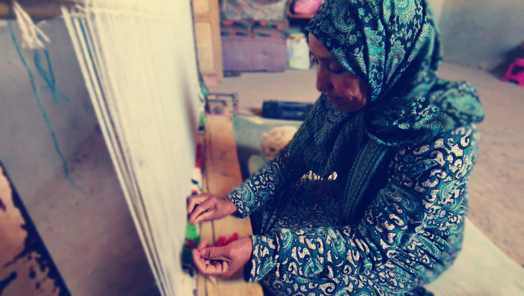 Tata Aicha : Tisseuse de tapis berbères
